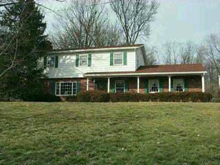 360 Brocdorf Dr, Wyoming, OH 45215 photo 3