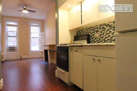 4474 Eastern Ave, Cincinnati, OH 45226 photo 1