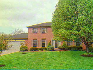 529 Topfield Dr, Cincinnati, OH 45255 photo 3