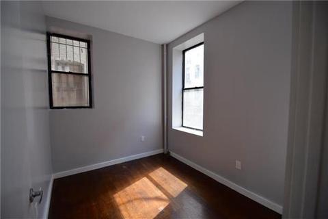 8944 Neptune Dr, Cincinnati, OH 45231 photo 4