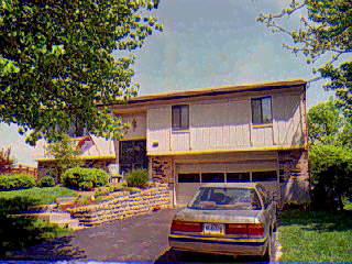 1012 Hearthstone Dr, Cincinnati, OH 45231 photo 1