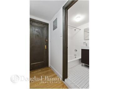 615 Orient Ave, Cincinnati, OH 45232 photo 4