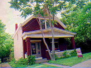 696 Riddle Rd, Cincinnati, OH 45220 photo 2