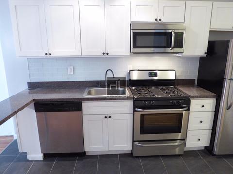3141 Sunshine Ave, Cincinnati, OH 45211 photo 1