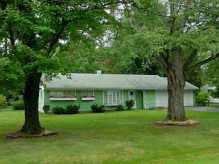 879 Hawthorne Dr, Cincinnati, OH 45245 photo 1