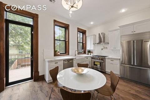 4332 Watterson St, Cincinnati, OH 45227 photo 3