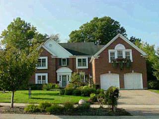 7990 Ashley View Dr, Cincinnati, OH 45227 photo 2