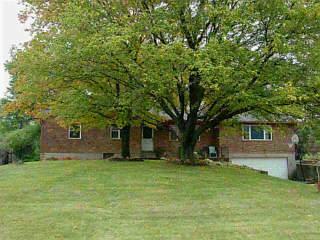 4624 Edwilla Dr, Cincinnati, OH 45245 photo 1
