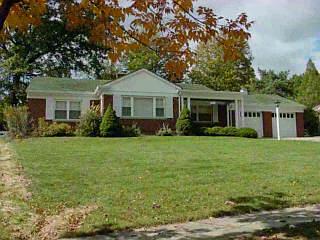 2831 Westbrook Dr, Cincinnati, OH 45211 photo 3