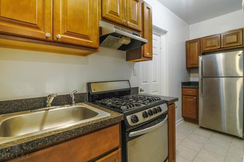465 Lloyd Pl, Cincinnati, OH 45219 photo 1