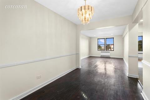 1865 Blackstone Pl, Cincinnati, OH 45237 photo 1