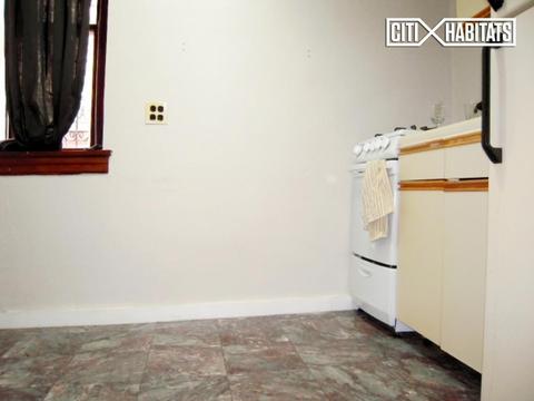 3138 Saffer St, Cincinnati, OH 45211 photo 2