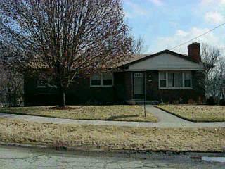 2864 Almester Dr, Cincinnati, OH 45211 photo 1