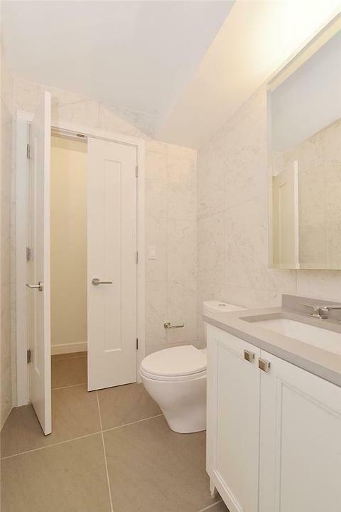 455 Lloyd Pl, Cincinnati, OH 45219 photo 6