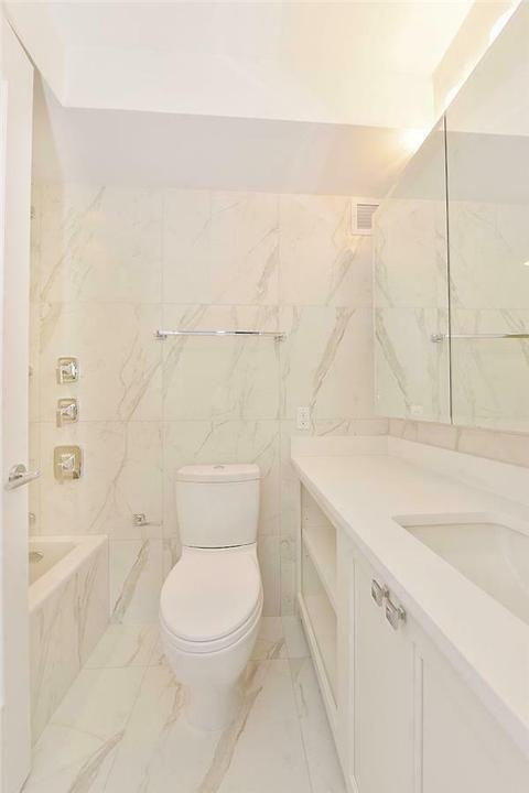 455 Lloyd Pl, Cincinnati, OH 45219 photo 2