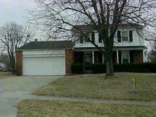 1943 Edgewater Dr, Cincinnati, OH 45240 photo 1