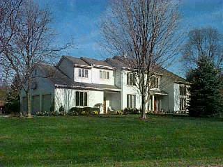 437 Heathgate Rd, Anderson Twp, OH 45255 photo 1