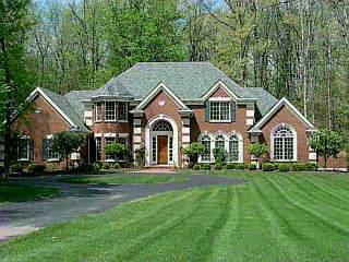 9055 Whisperinghill Dr, Cincinnati, OH 45242 photo 2