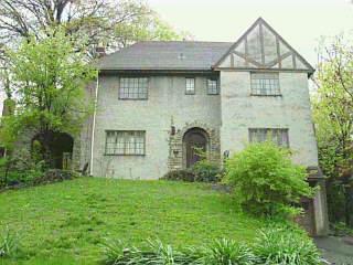 2 Hedgerow La, Cincinnati, OH 45220 photo 1