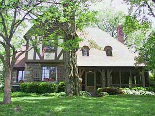 3911 Devonshire Dr, Cincinnati, OH 45226 photo 2