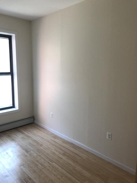 6718 Devonwood Dr, Cincinnati, OH 45224 photo 4