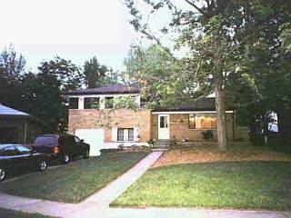 1013 Bluejay Dr, Cincinnati, OH 45231 photo 1