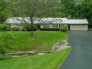 8400 Springvalley Dr, Cincinnati, OH 45236 photo 2