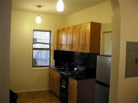 2920 Mignon Ave, Cincinnati, OH 45211 photo 4