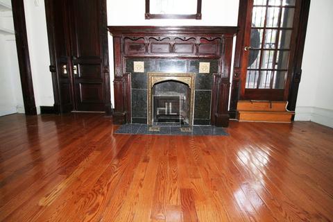 4115 Maple Dr, Cincinnati, OH 45209 photo 9