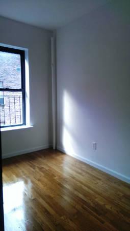 1705 Atson La, Cincinnati, OH 45205 photo 1