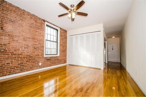 2673 Cora Ave, Cincinnati, OH 45211 photo 1
