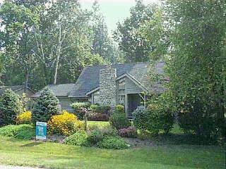 532 Shade Rd, Cincinnati, OH 45255 photo 3