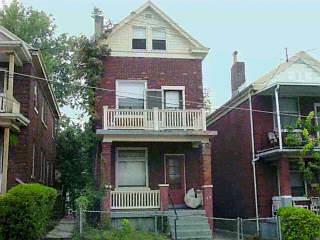 219 Rochelle St, Cincinnati, OH 45219 photo 3