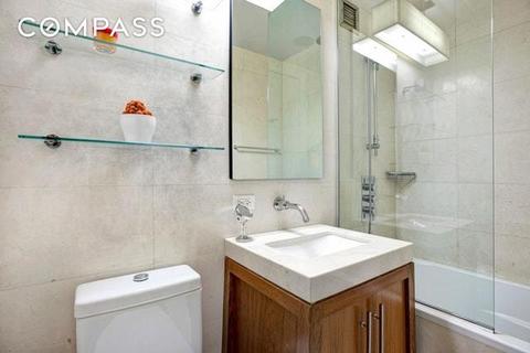 219 Rochelle St, Cincinnati, OH 45219 photo 5