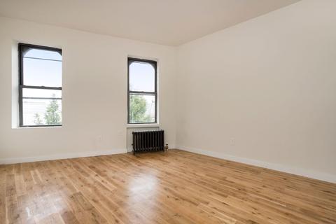 2908 Kling Ave, Cincinnati, OH 45211 photo 3