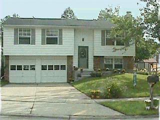 4432 Festive Ct, Cincinnati, OH 45245 photo 2