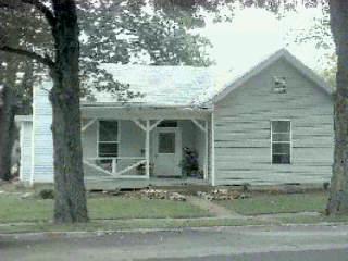 613 Center St, Blanchester, OH 45107 photo 2