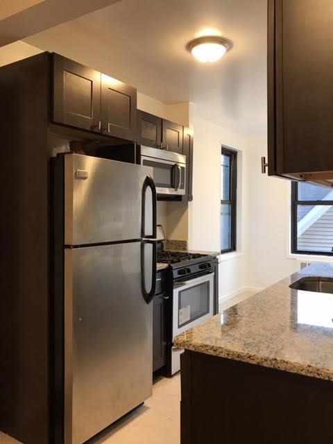682 Windings La, Cincinnati, OH 45220 photo 5
