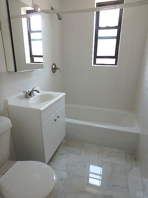 682 Windings La, Cincinnati, OH 45220 photo 10