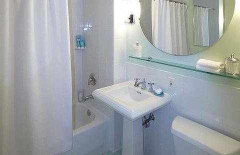 5000 Drake Rd, Cincinnati, OH 45243 photo 7