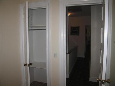 871 Pharoway Dr, Cincinnati, OH 45245 photo 9