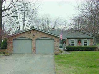 4046 Hearthstone Dr, Cincinnati, OH 45245 photo 2