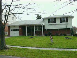 935 Glasgow Dr, Forest Park, OH 45240 photo 1