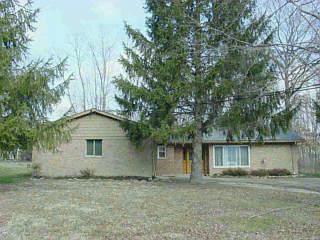 8664 Koszo Dr, Cincinnati, OH 45255 photo 1