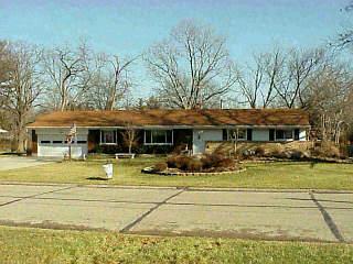 8780 Cavalier Dr, Cincinnati, OH 45231 photo 1