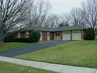 1870 Edgewater Dr, Cincinnati, OH 45240 photo 1
