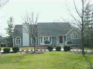 3695 Vineyard Rdg, Evendale, OH 45241 photo 1