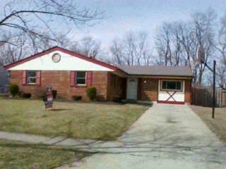 9293 Comstock Dr, Cincinnati, OH 45231 photo 2