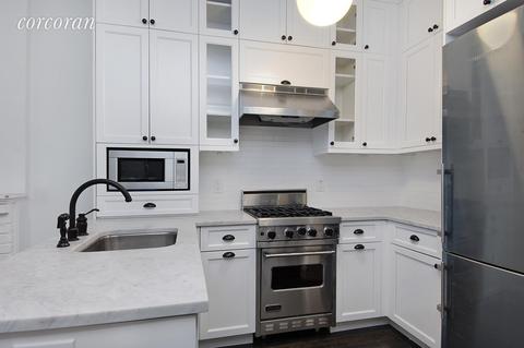 2832 Westknolls La, Cincinnati, OH 45211 photo 1