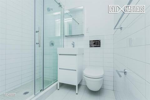 987 Hatch St, Cincinnati, OH 45202 photo 2